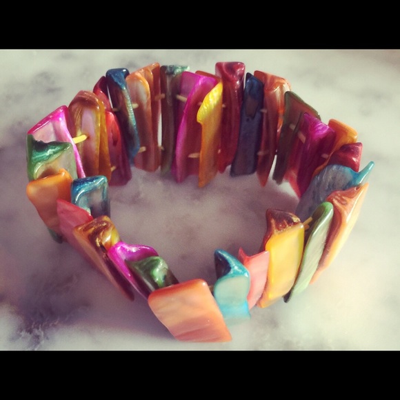 Beautiful🌈Stretch Seashell Bracelet - Picture 3 of 5